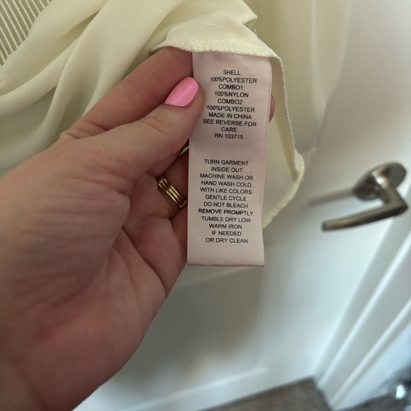 ❗️FINAL❗️Nanette Lepore Cream and Black Lace Pin-tuck Blouse Large - Picture 9 of 10